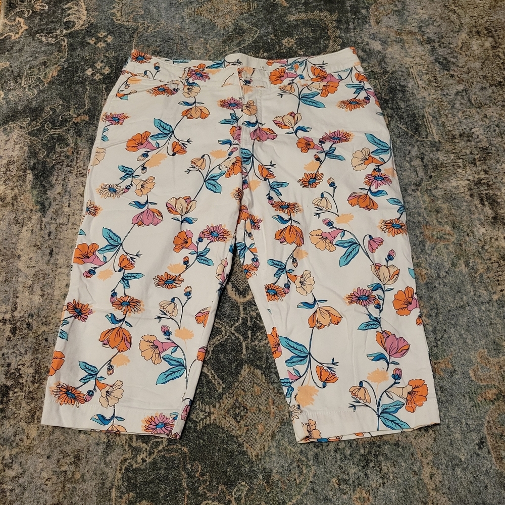 St. John's Bay Floral Capri Pants - White with Orange and Blue Size 16